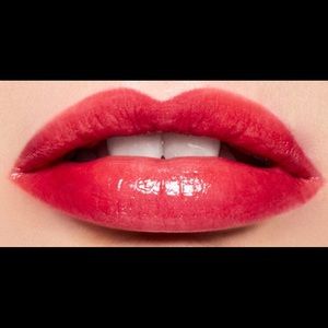 MAC VERSICOLOUR VARNISH “SHOCK IT TO ME” LIP STAIN